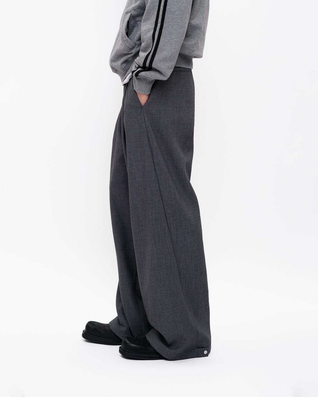 Classic Pleated Wide-Leg Trousers