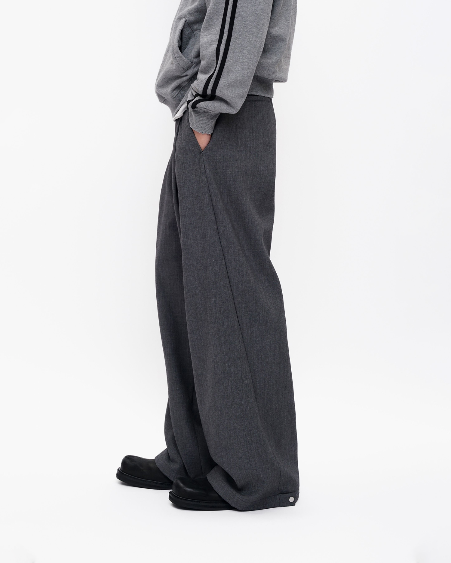 Classic Pleated Wide-Leg Trousers