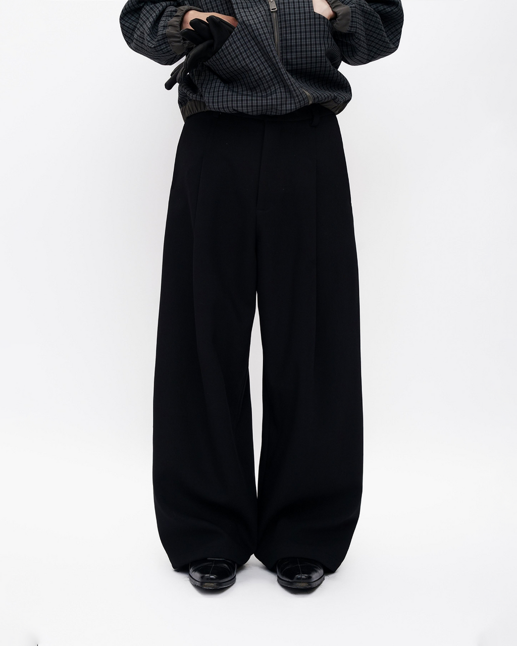 Classic Pleated Wide-Leg Trousers
