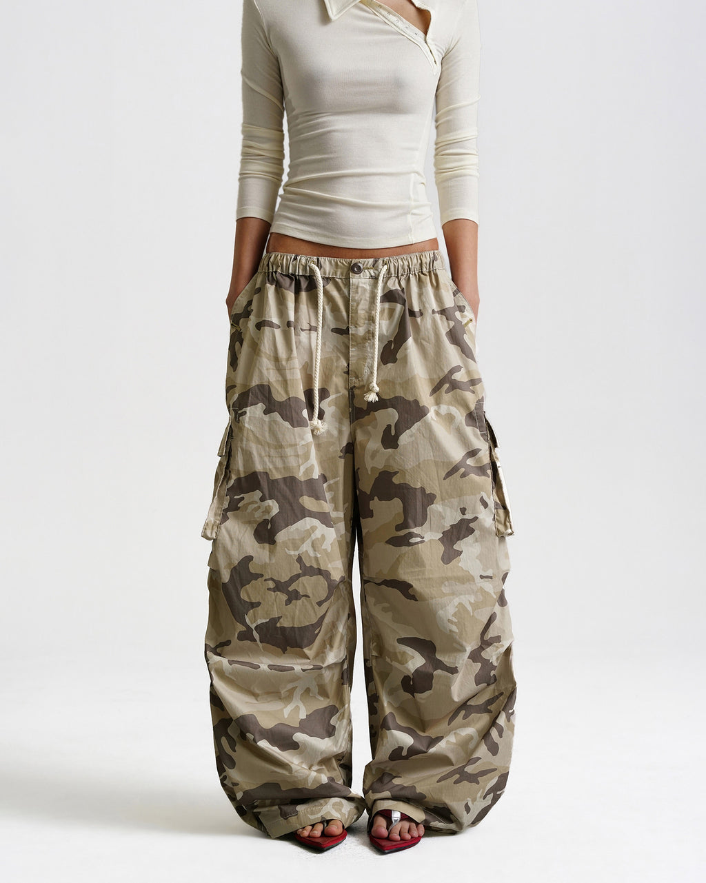 Explorer Camo Parachute Cargo