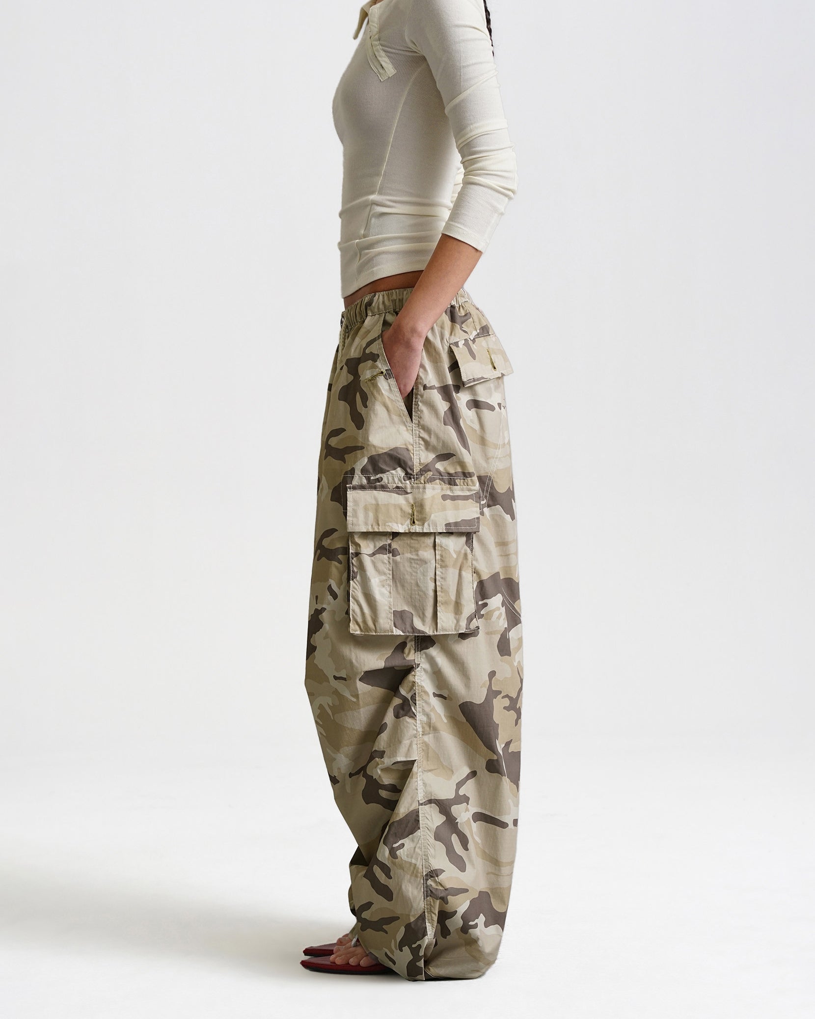 Explorer Camo Parachute Cargo