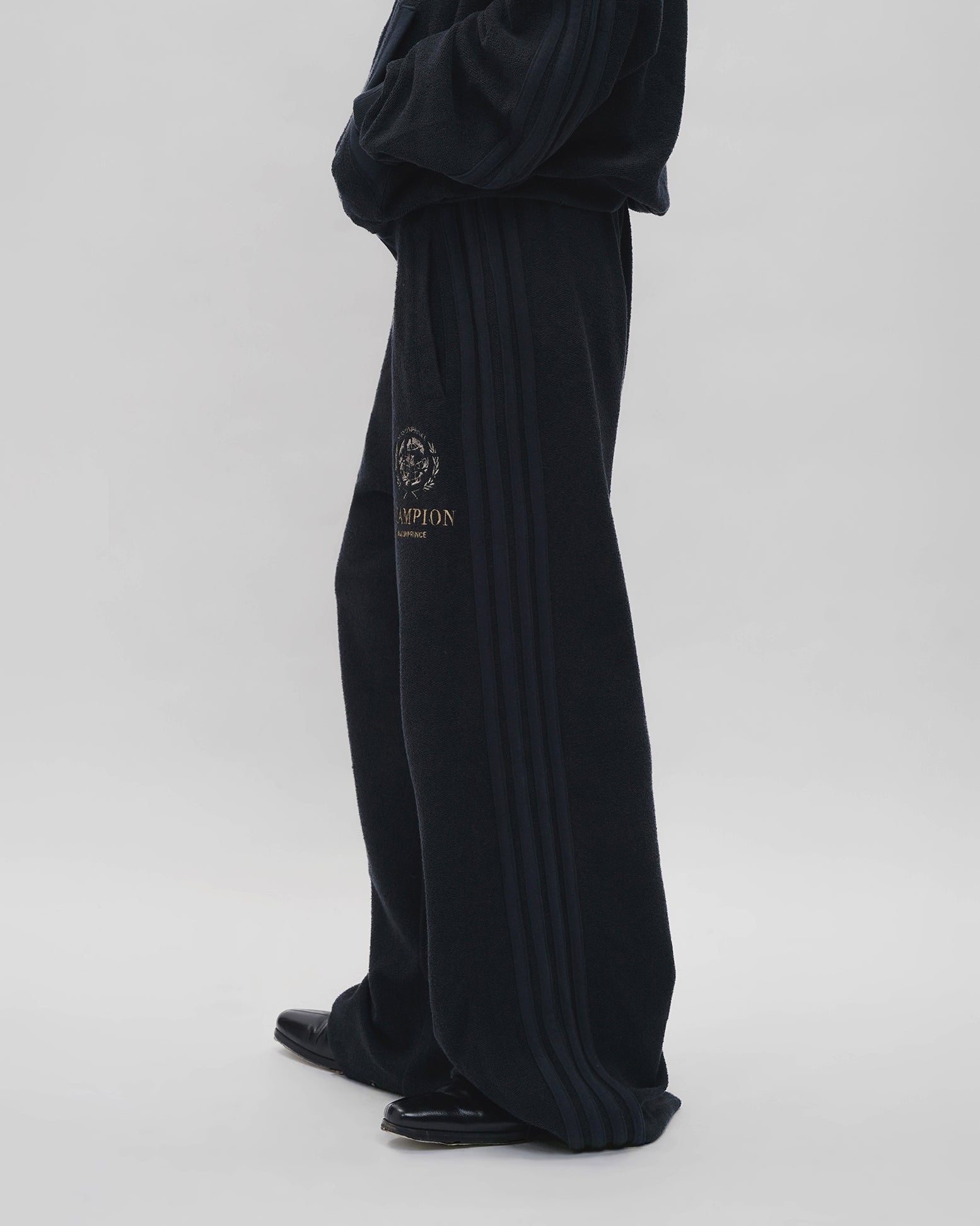 Champion Exclusive Wide-Leg Sweatpants