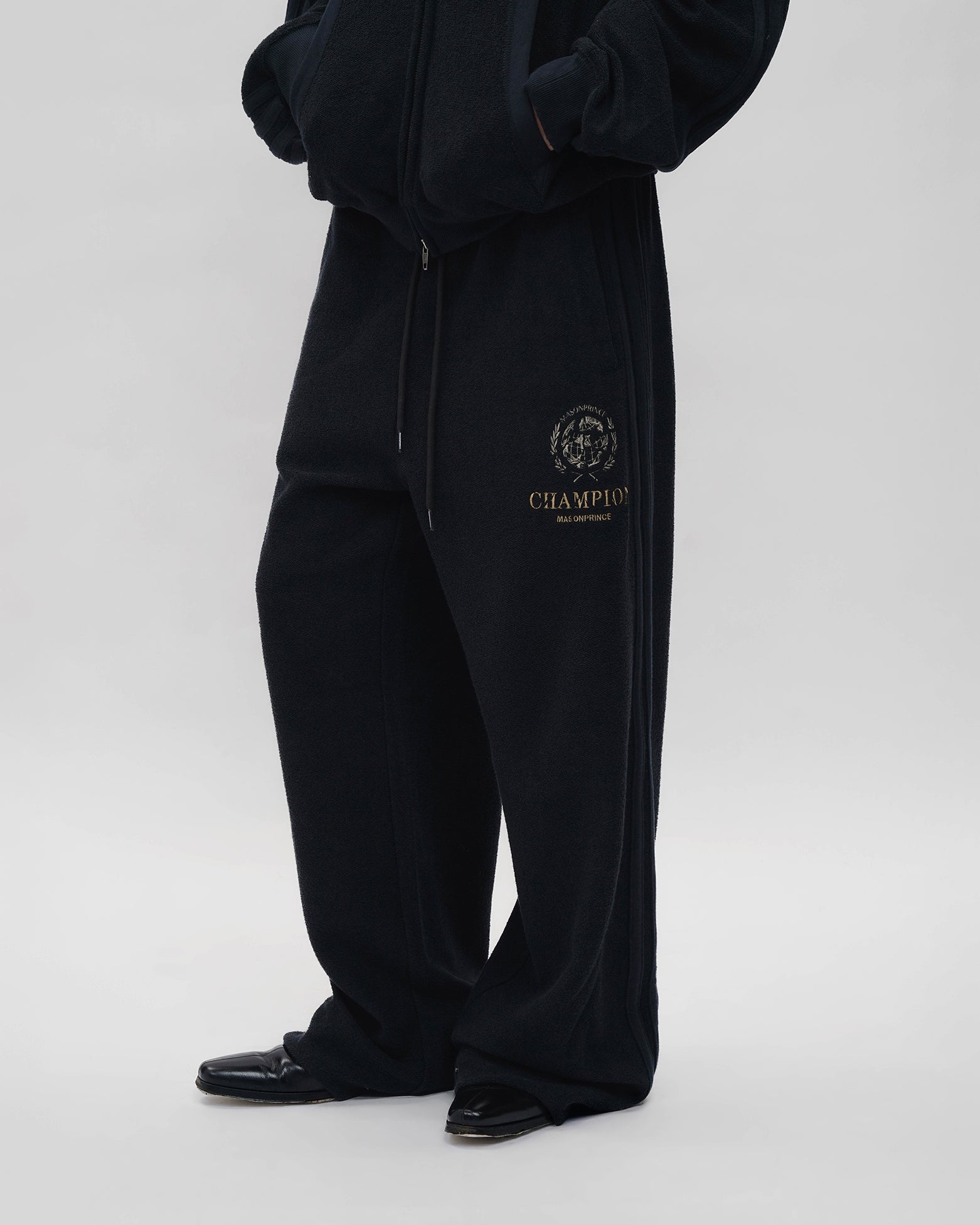 Champion Exclusive Wide-Leg Sweatpants