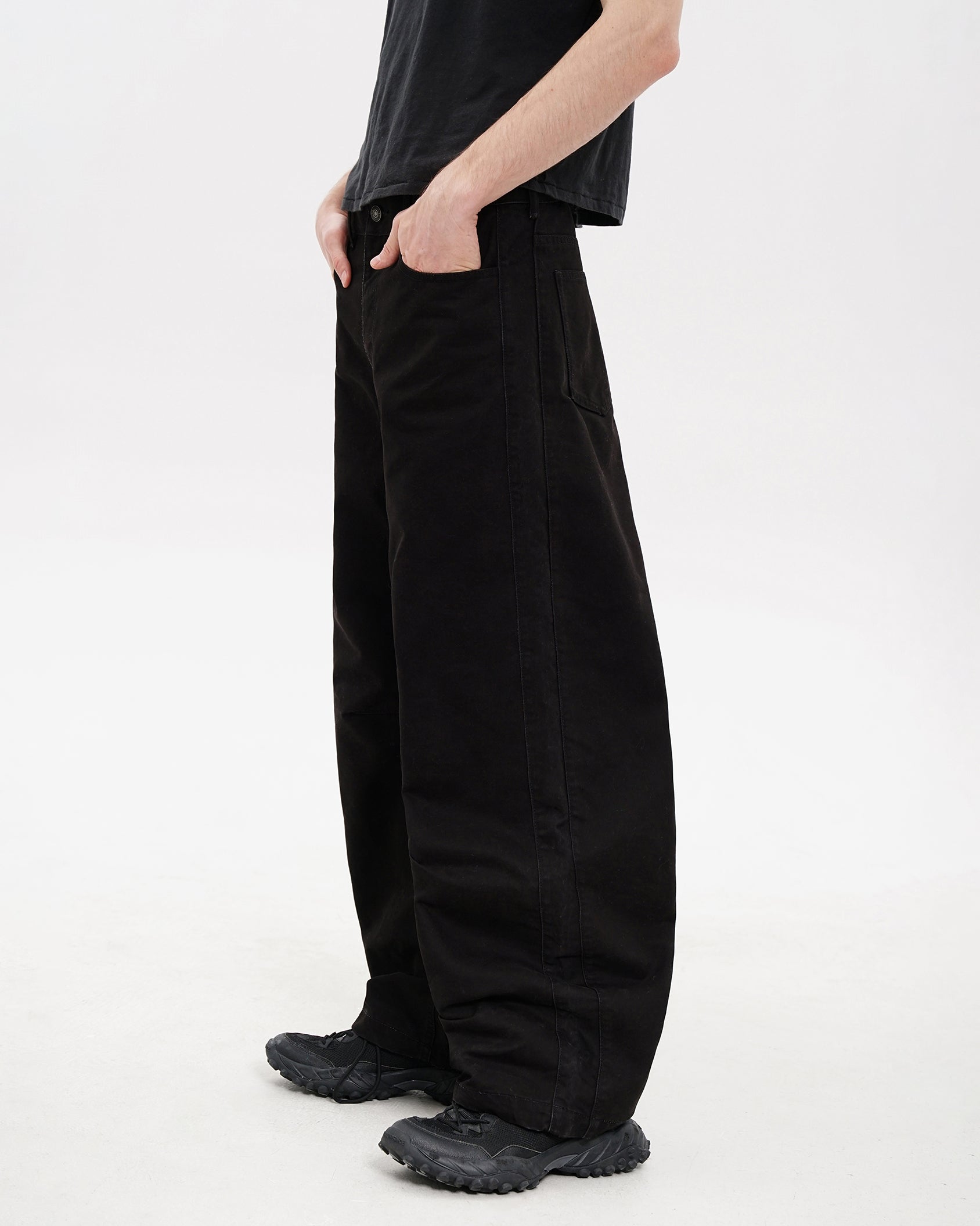 Black Barrel-Leg Cotton Pants